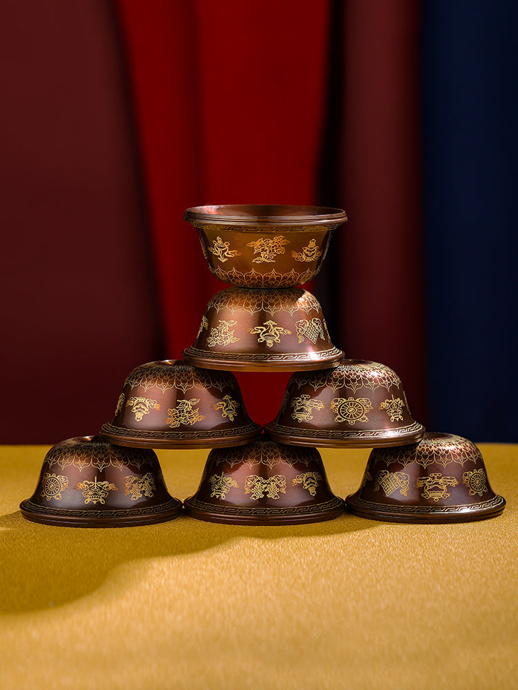 The Holy Water Cup In Front Of The Buddha For The Buddha Supplies For The Buddha Cup Size